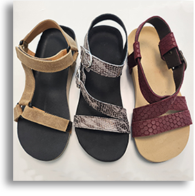 aangemeten slippers en sandalen